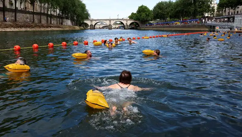 Paris’te 100 Yıl Sonra Bir İlk: Seine Nehri Artık Halka Açık!