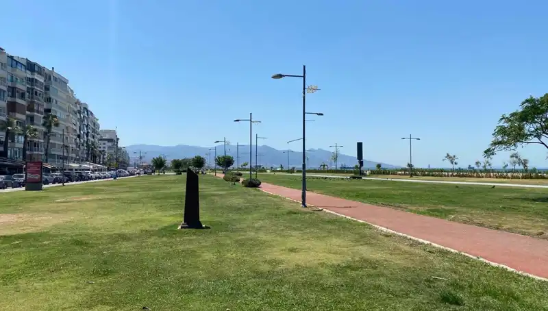 İzmir'de Sıcaklık Rekoru Kırıldı: Kordon Boş Kaldı, İzmir'liler Ne Yapacak?