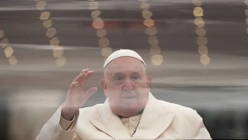 Papa Francis’tan Hastaneden Duygusal Mesaj: "Buradan Size Eşlik Ediyorum"