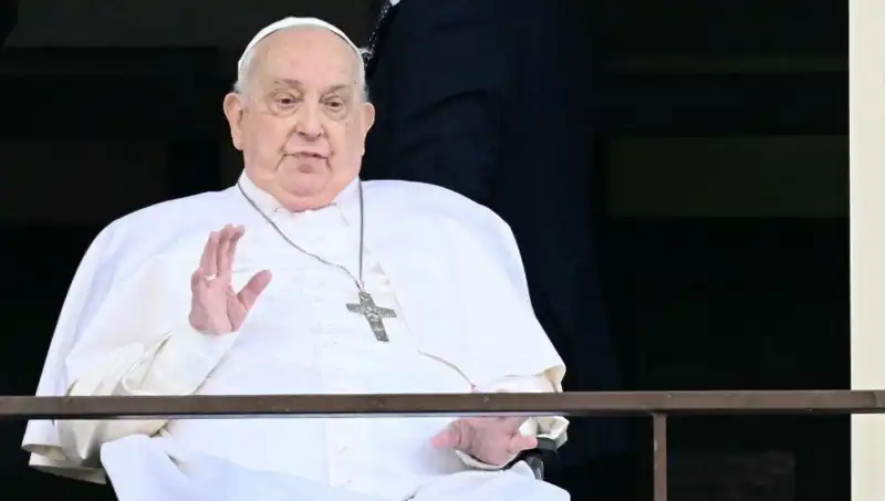 Papa Francis Hastaneden Çıktı, Kamuoyunu Rahatlatan Görüntüler Paylaşıldı