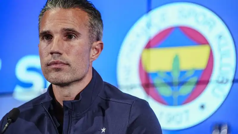 Fenerbahçe'nin Şampiyonluk Şansı: Robin van Persie'den Çarpıcı Değerlendirme