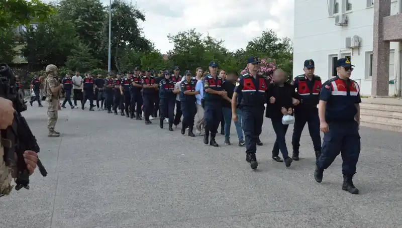 Hacizli Araçları Yeniden Tasarlayıp Satışa Sürdüler: İkna Edici Taktikler