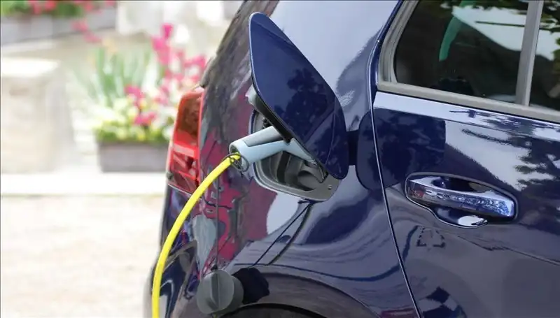 Tesla'yı Geride Bırakan Yeni Elektrikli Araç: 1500 Kilometre Menzille Geliyor!