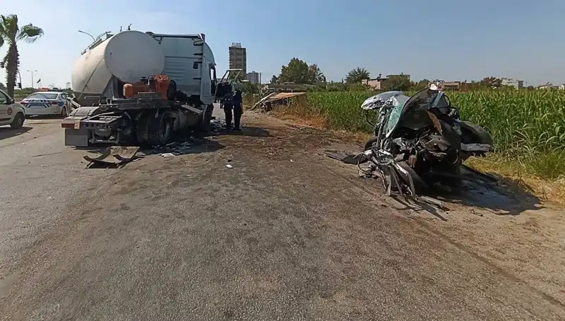 Adana'da Tanker Faciası: Otomobil ve Kamyon Terkedilmiş Yolun Kurbanı Oldu
